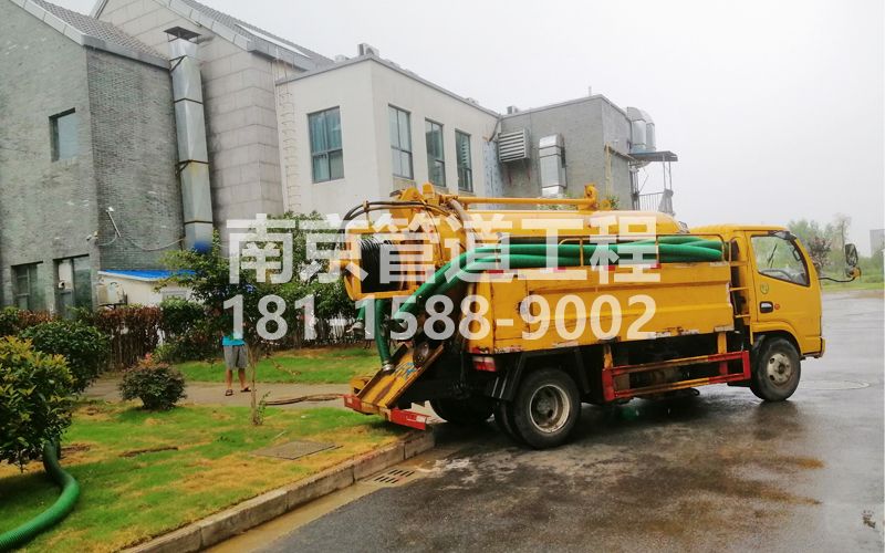 246华侨路小区化粪池清理