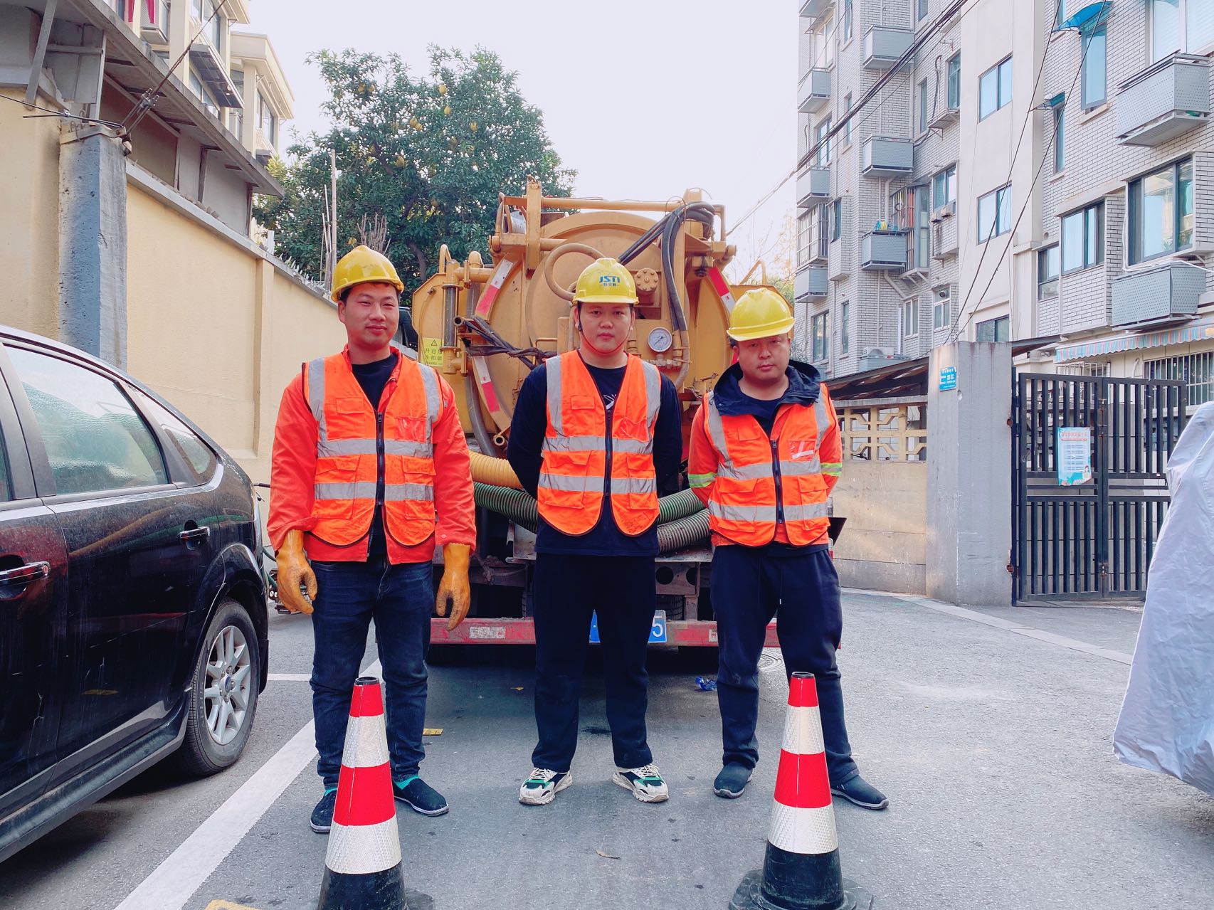 华侨路南京某小区管道清淤检测施工