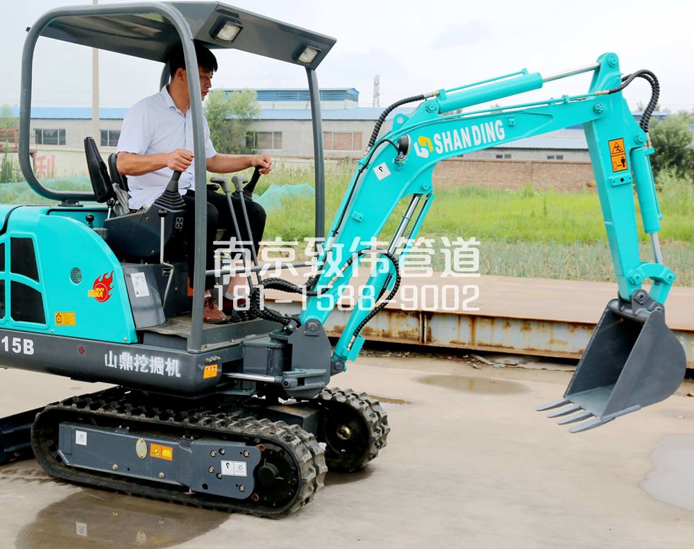 华侨路小型挖机